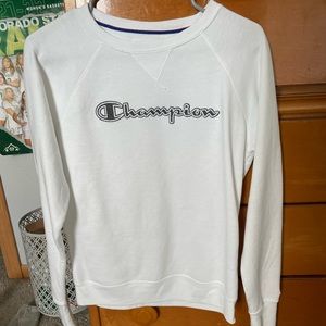 White champion crewneck size xs